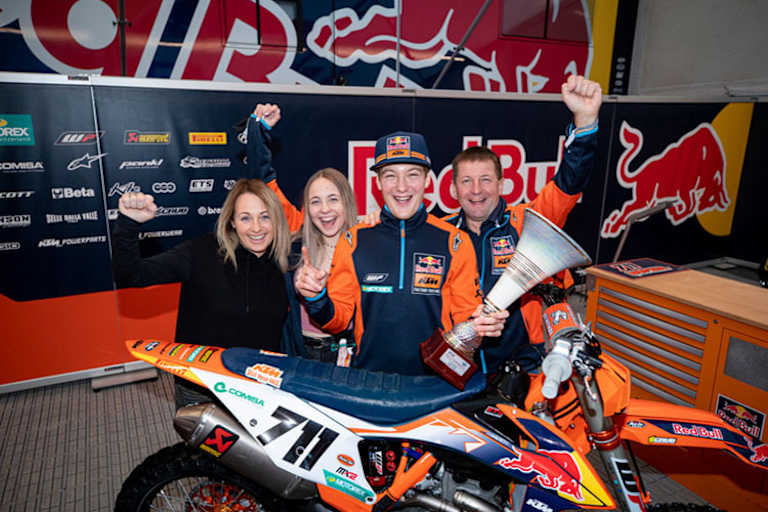 René Hofer mit Mama Karin, Schwester Nadine und Papa Reini