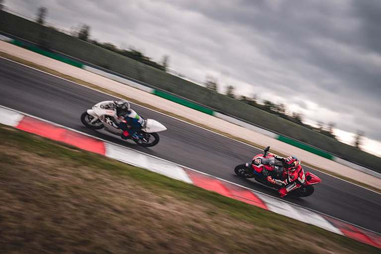 Stefan Bradl beobachtete die Rookies auch auf der Strecke