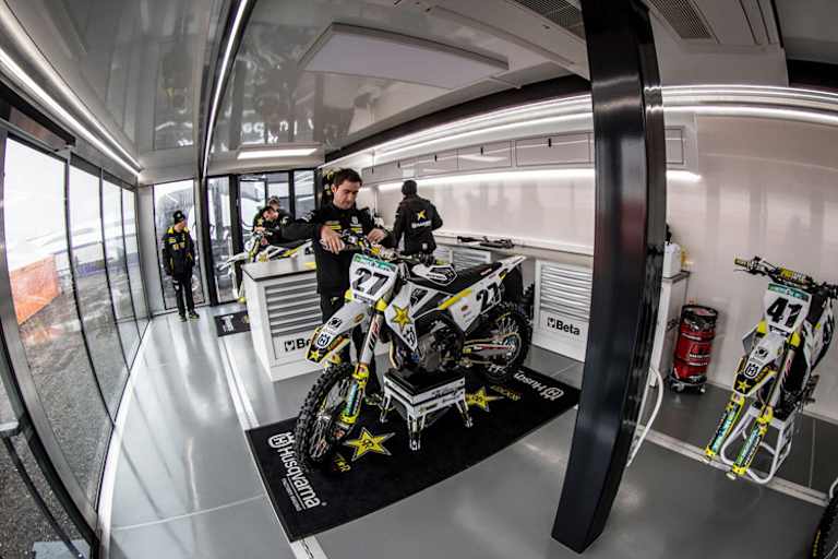 Innenansicht des Teamtrucks