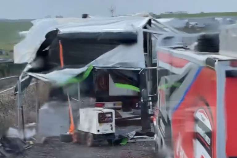 Der Schaden im Fahrerlager ist beträchtlich