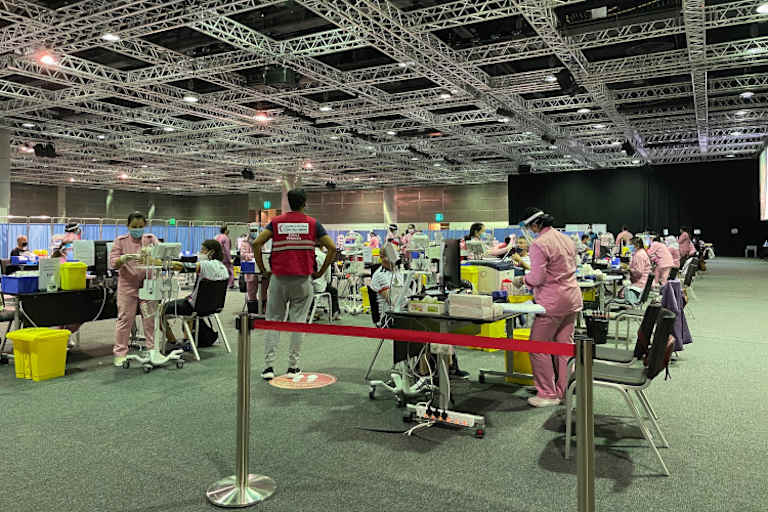 Das Impfzentrum in Doha wurde zum Saisonbeginn 2021 für viele zur Anlaufstelle