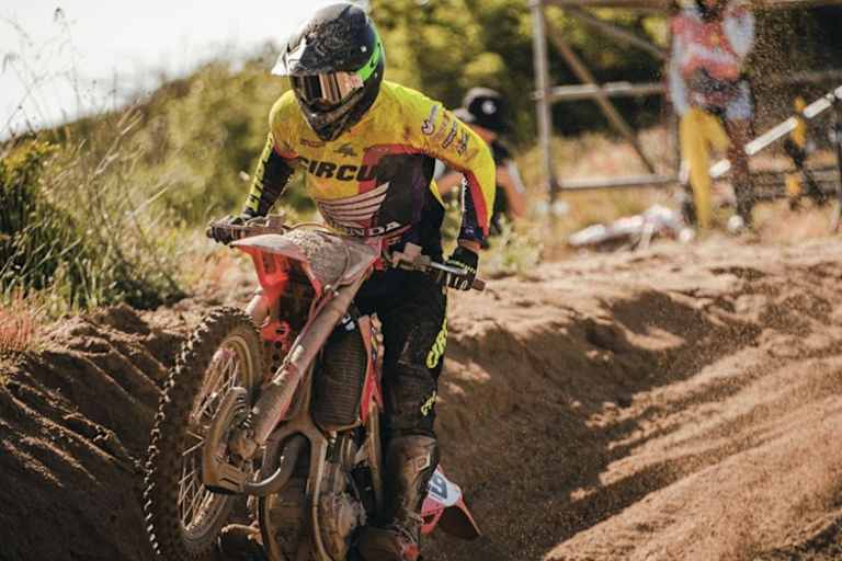 Henry Jacobi im Sand von Riola Sardo