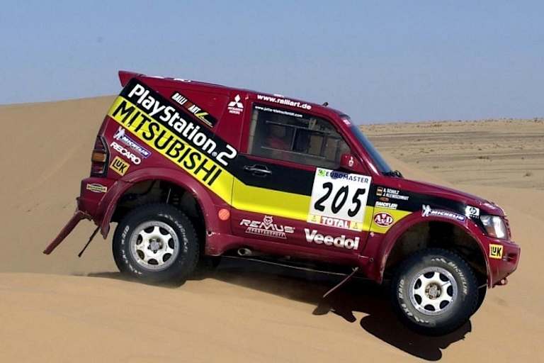 Jutta Kleinschmidt im Mitsubishi Pajero von Ralliart Germany