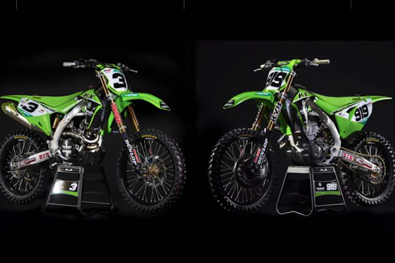 Die Kawasaki Factory Bikes 2022 für Febvre und Watson