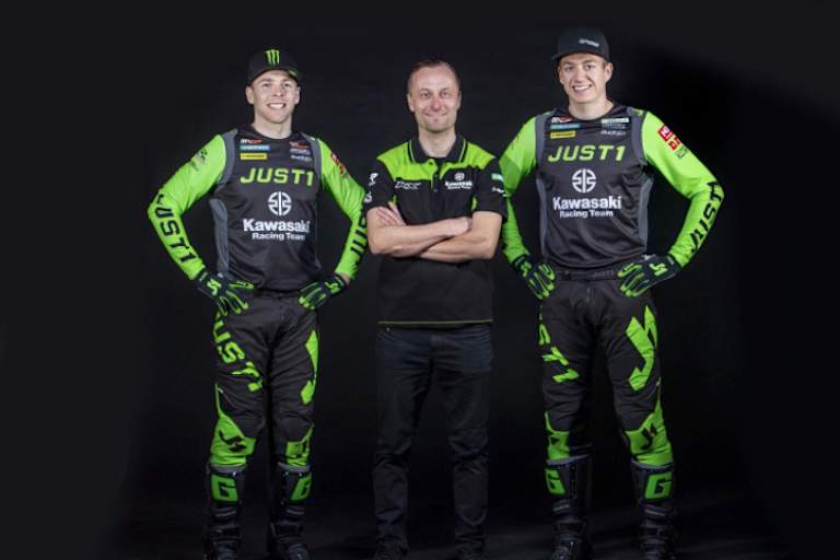 Romain Febvre, Teamchef Antti Pyrhönen und Ben Watson (v.l.n.r.)