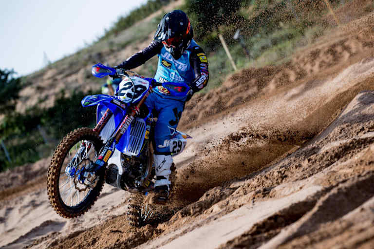 Der Yamaha-Pilot in Aktion