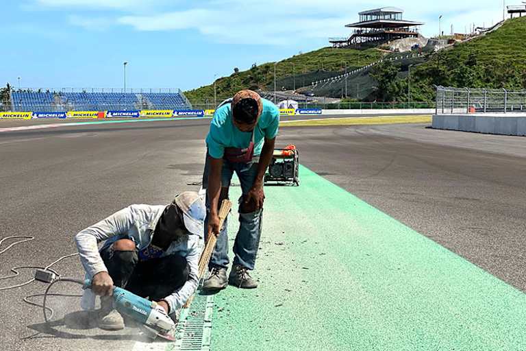 Auf der Piste wurde bis zur letzten Minute gearbeitet