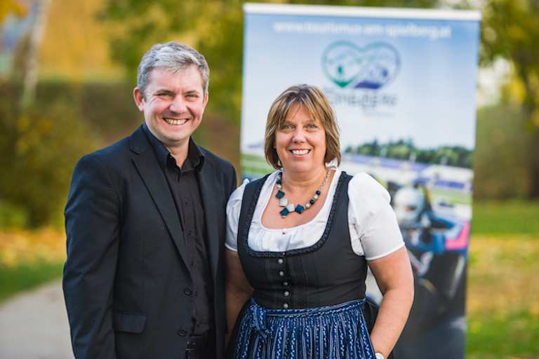 Michael Ranzmaier-Hausleitner, Vorsitzender Tourismusregion Spielberg, mit Geschäftsführerin Manuela Machner