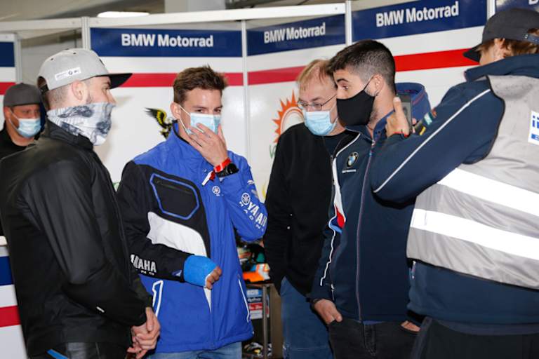 Plaudern geht auch mit Maske wie bei Mikhalchik und Mackels