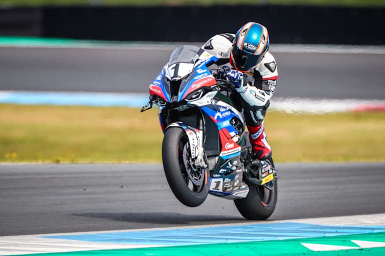 Ilya Mikhalchik wird zum Jäger