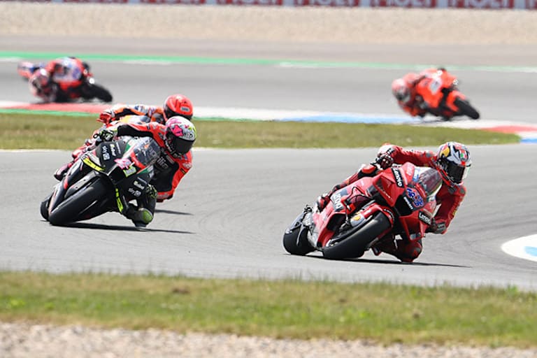 Im Rennen: Jack Miller vor Aleix Espargaró und Marc Márquez