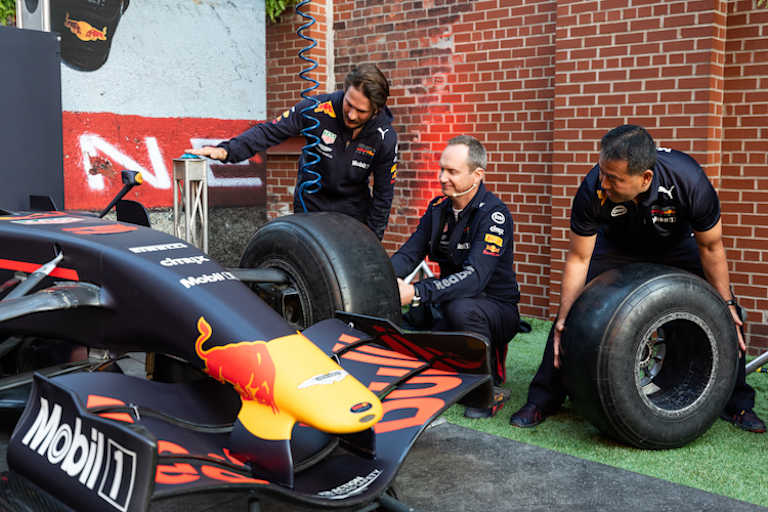 Paul Monaghan legt 2018 zum Spass selber Hand an