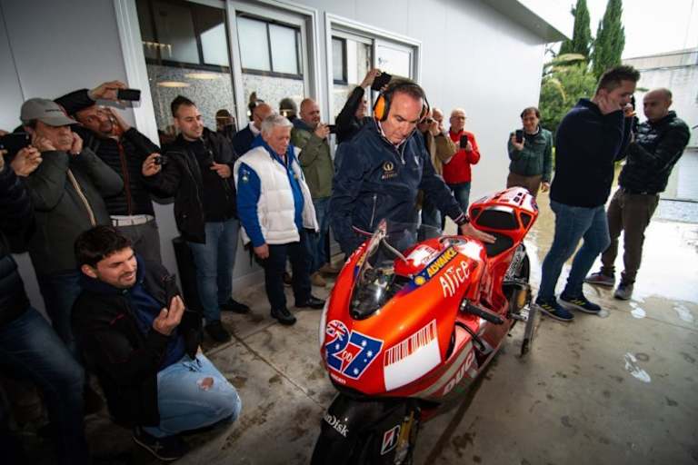 Althea-Boss Genesio Bevilacqua lässt auch mal ein Motorrad warm laufen