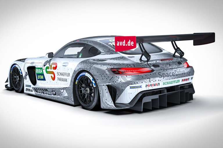 Ausgestattet ist der Mercedes mit der Space Drive Technologie 