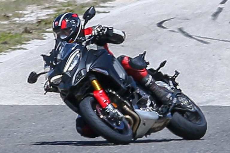 Die kommende V4 Pikes Peak wird ein sportliches Strassenmotorrad mit gekürzter Frontscheibe und Abstands-Tempomat