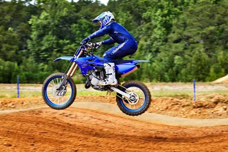 Yamaha YZ85: Schlanker, leichter, Schwinge mit neu definiertem Flex 