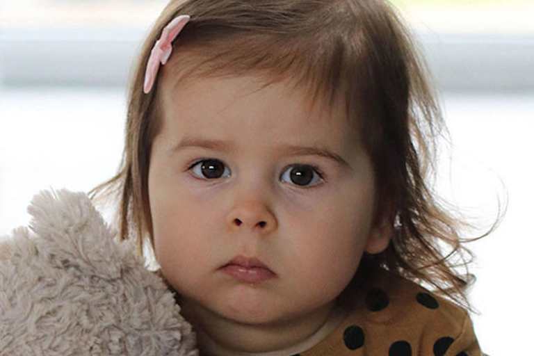 Die 2-jährige Nina braucht eine teure Gentherapie