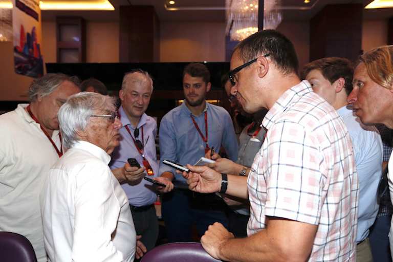 Noble in einer Runde mit dem langjährigen Formel-1-Promoter Bernie Ecclestone