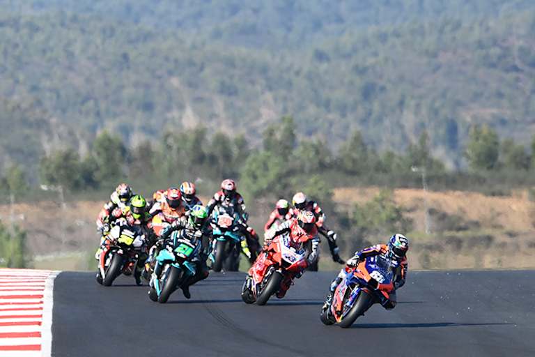 Start in Portimão: Oliveira schon in Führung