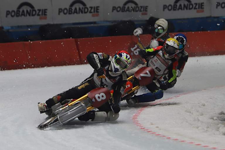 Jimmy Olsen vor Harald Simon