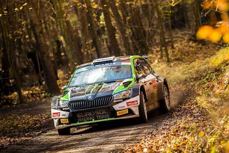 Zwei Reifenschäden bremsten Oliver Solberg