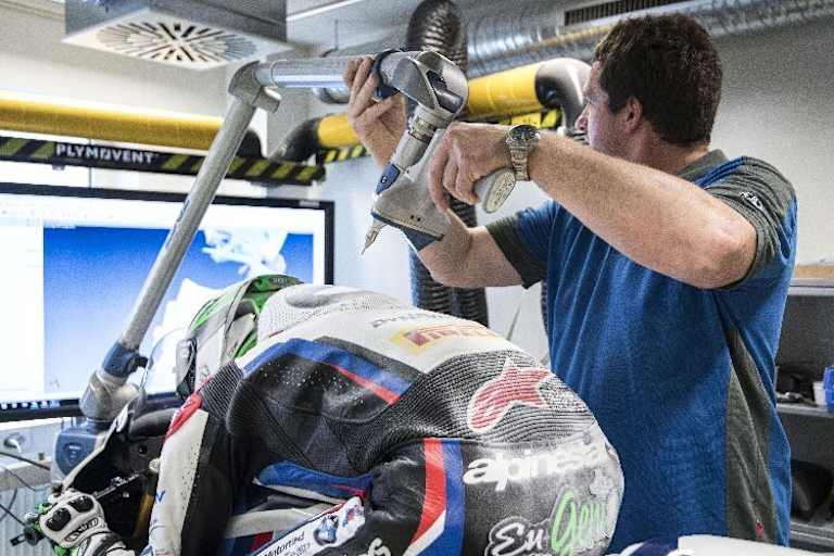 Jeder Milimeter von Eugene Laverty wurde mit einem Laser vermessen