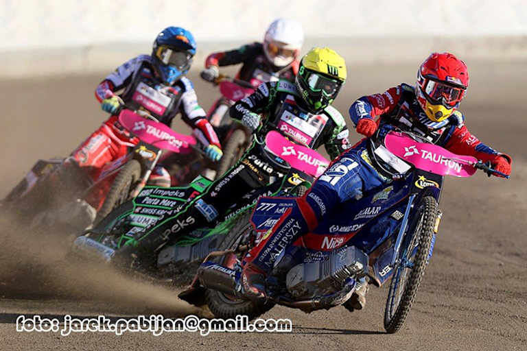 Piotr Pawlicki (vorne) ist Gesamtführender