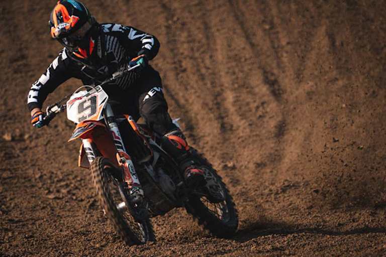 Danilo Petrucci auf seinem KTM-Motocross-Bike 