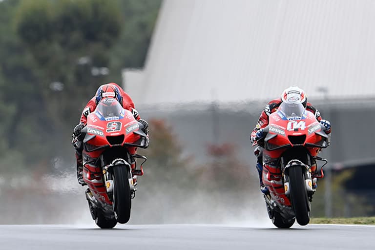 Auf der Strecke gibt es keine Geschenke: Danilo Petrucci gegen Dovizioso (04) in Le Mans