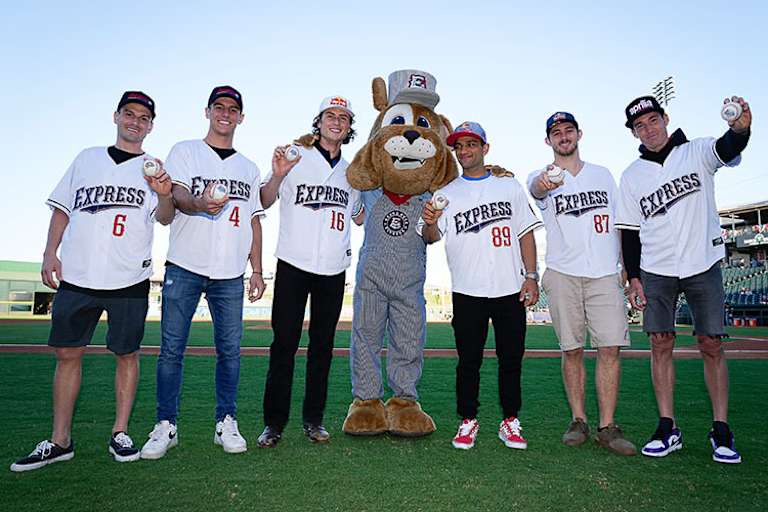 Beim Baselball: Beaubier, Keny, Roberts, Martin, Gardner und Espargaró (von links)