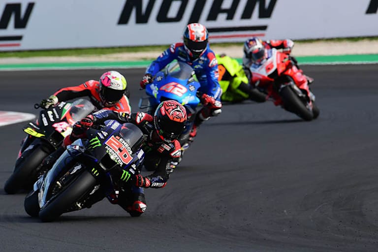 Harte Fights: Quartararo (20) vor Aleix Espargaró (41), Rins (42), Zarco (5) und Marini 