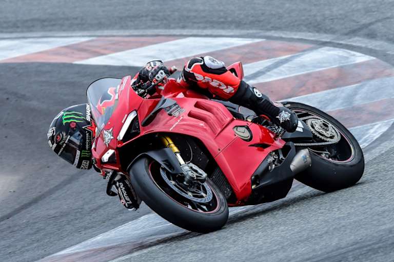 Scott Redding beim Training auf seiner Ducati Panigale V4S