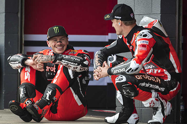 Scott Redding (li.) mit Ducati-Teamkollege Chaz Davies