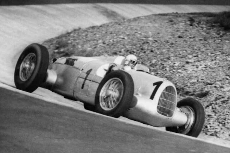 Bernd Rosemeyer 1937 auf dem Nürburgring
