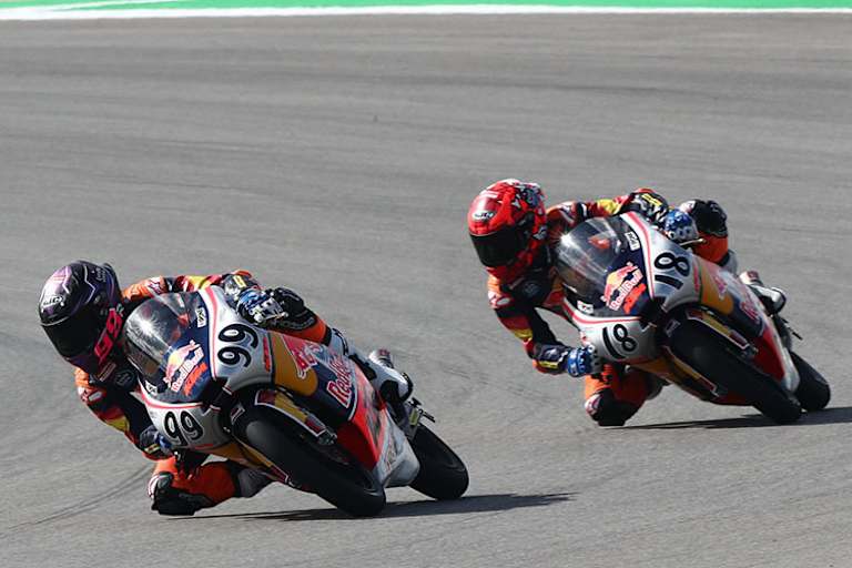 Das Duell: José Rueda (99) gegen Piqueras (18)