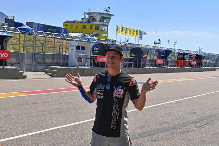 Marcel Schrötter landete mit seiner Kalex im Kiesbett