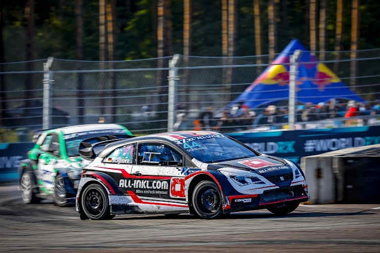 Ein Ölleck stoppte Timo Scheider