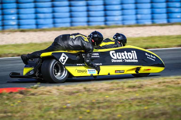 Hier war der Kotflügel noch dran bei der LCR Yamaha von Markus Schlosser/Marcel Fries