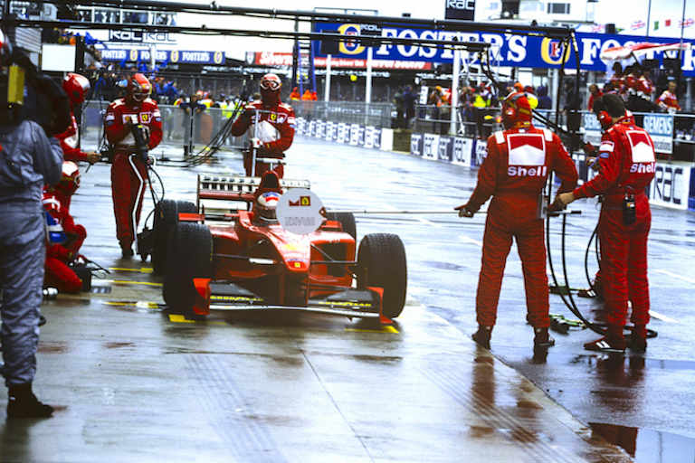 Im Stillstand zum Sieg – Schumis Ferrari an der Box