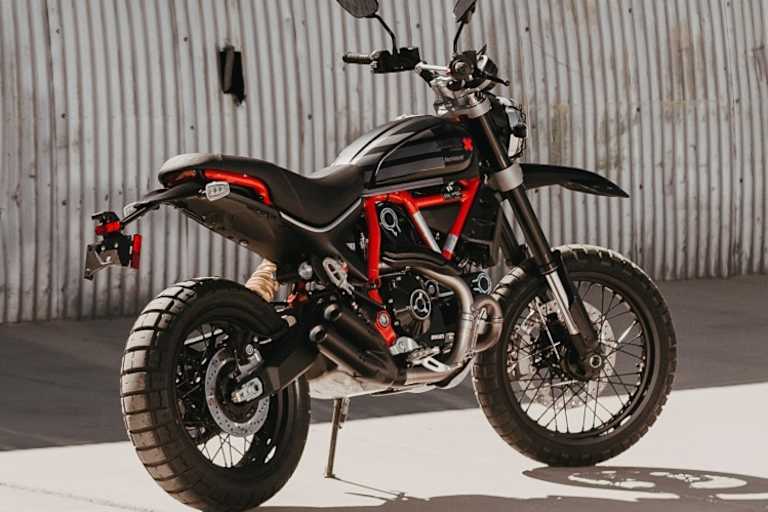 Ausser der Farbgebung unterscheidet praktisch nichts die limitierte Sonderserie der Desert Sled Fasthouse von der Standardversion