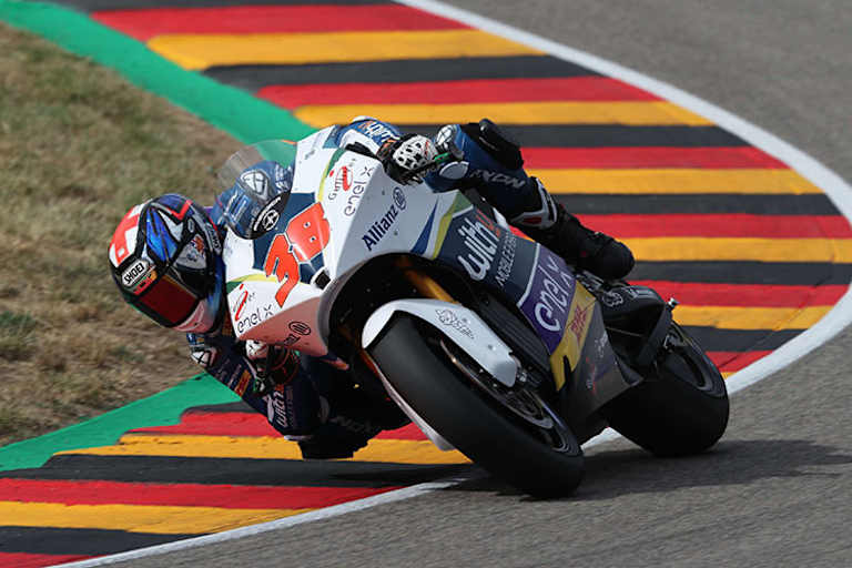 Bradley Smith auf der MotoE-Maschine von One Energy: WITHU war schon dabei!