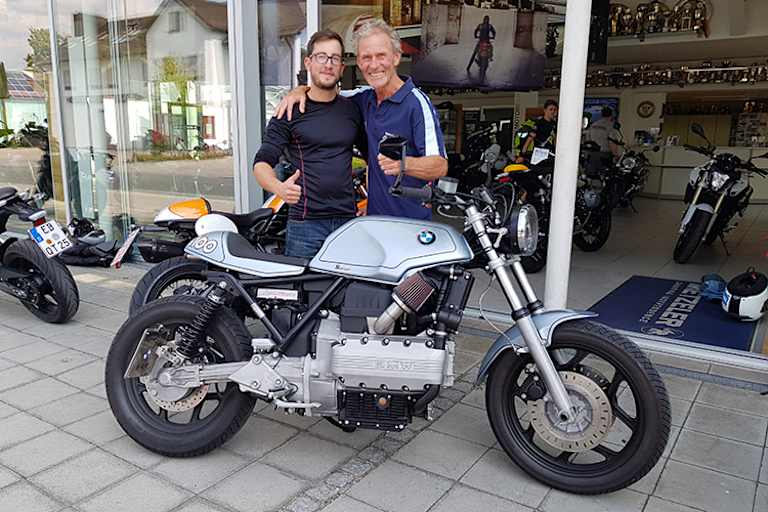 Richard Speiser (li.) mit BMW-Händler Karl Maier