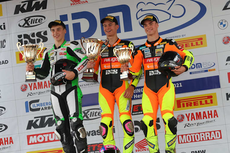 Sieger Lennox Lehmann mit Marvin Siebdrath (l.) und Dirk Geiger