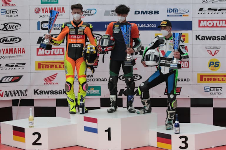 Siegerpodest der Supersport 300 in Most