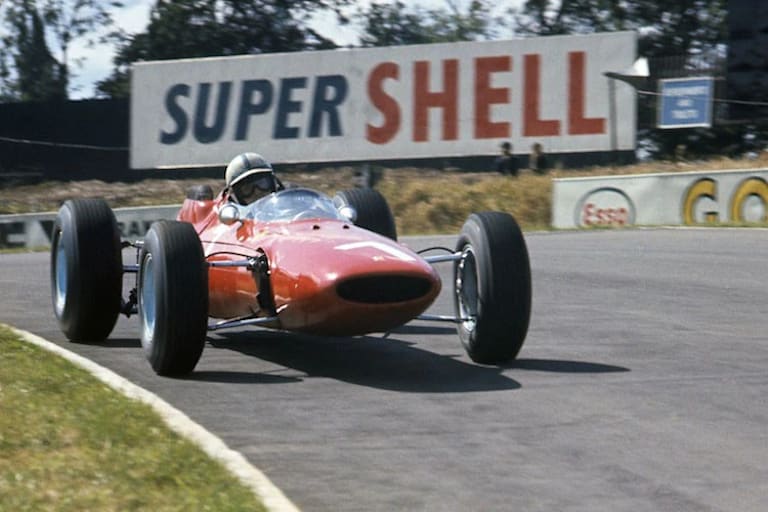 John Surtees im Ferrari 158 in Brands Hatch 1964
