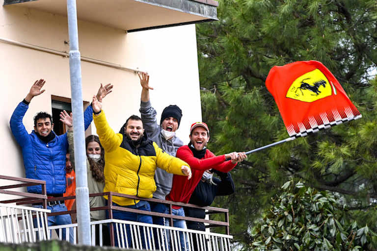 Die Tifosi lassen sich die Stimmung nicht verderben