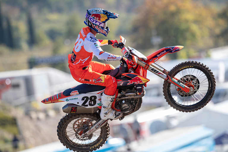 Tom Vialle gewann den ersten MX2-Lauf