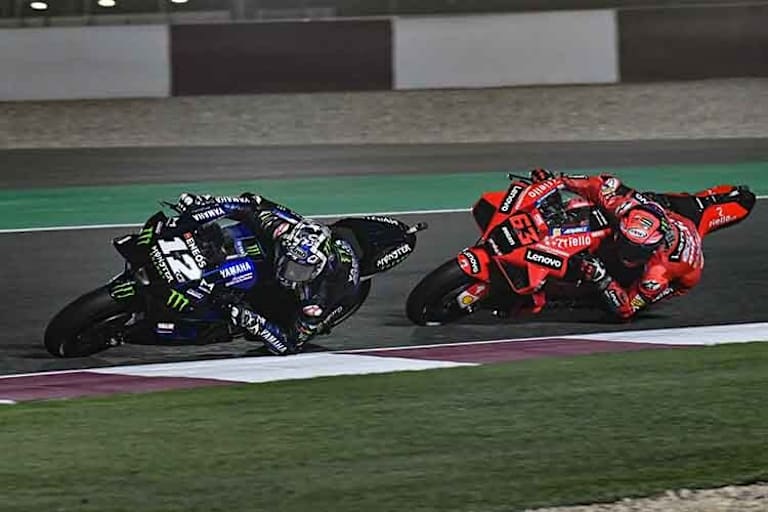 Maverick Viñales vor Pecco Bagnaia