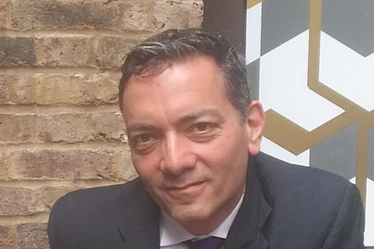 Die Aufgabe des technischen Leisters übernimmt der Italiener Vittorio Urciuoli