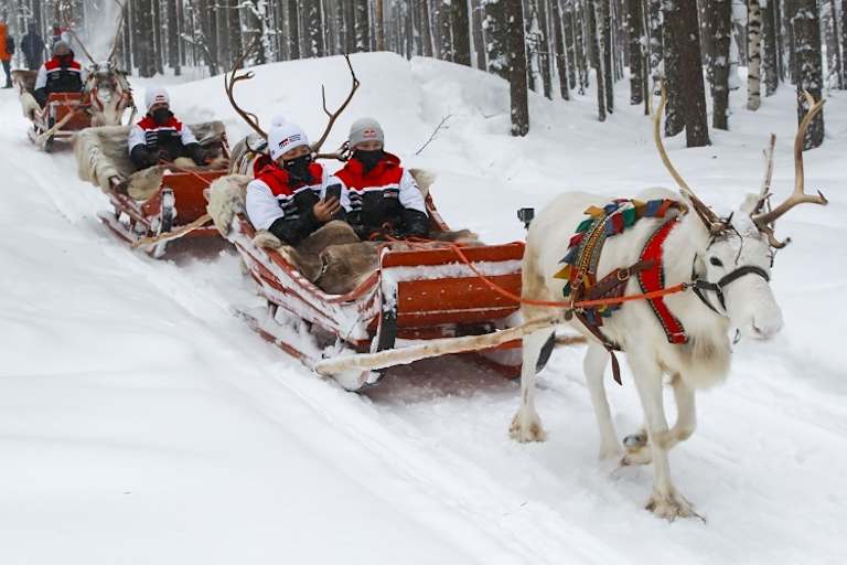 Bei der Rallye werden die Schlitten gegen allradgetriebene Autos getauscht